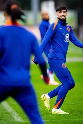 ZEIST - Tiijani Reijnders during the Dutch national football team s training session at the KNVB Campus, ahead of the World Cup qualifier against Lithuania. ANP IRIS VAN DEN BROEK xVIxANPxSportx xxANPxIVx 542244138 originalFilename: 542244138.jpg