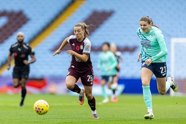 Aston Villa Women v London City Lionnesses Women s Super League 16 11 2025. Aston Villa Women midfielder Miri Taylor (25) and London City Lionesses forward Isobel Goodwin (23) chase ball during the Women s Super League match between Aston Villa Women and London City Lionnesses at Villa Park, Birmingham, England on 16 November 2025. Editorial use only DataCo restrictions apply See www.football-dataco.com , Copyright: xManjitxNarotrax PSI-23214-0005
