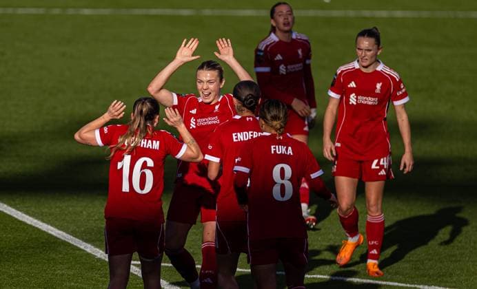 Football - FA Women™s Super League - Liverpool FC Women v Chelsea FC Women ST HELENS, ENGLAND - Sunday, November 16, 2025: Liverpool s Beata Olsson celebrates after scoring the first equalising goal during the FA Women™s Super League match between Liverpool FC Women and Chelsea FC Women at the St Helens Stadium. (Photo by David Rawcliffe Propaganda) ST HELENS St Helens Stadium MERSEYSIDE ENGLAND  Copyright: xPropagandax P2025-11-16-Liverpool_W_Chelsea_W-19