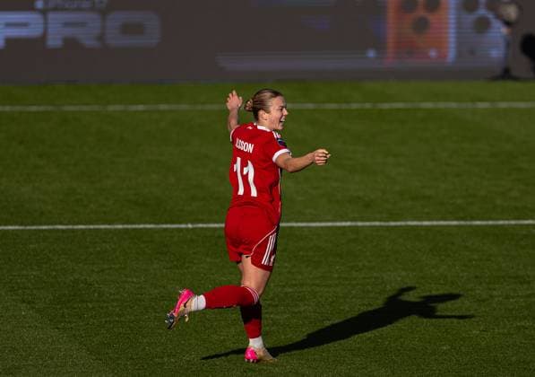 Football - FA Women™s Super League - Liverpool FC Women v Chelsea FC Women ST HELENS, ENGLAND - Sunday, November 16, 2025: Liverpool s Beata Olsson celebrates after scoring the first equalising goal during the FA Women™s Super League match between Liverpool FC Women and Chelsea FC Women at the St Helens Stadium. (Photo by David Rawcliffe Propaganda) ST HELENS St Helens Stadium MERSEYSIDE ENGLAND  Copyright: xPropagandax P2025-11-16-Liverpool_W_Chelsea_W-21