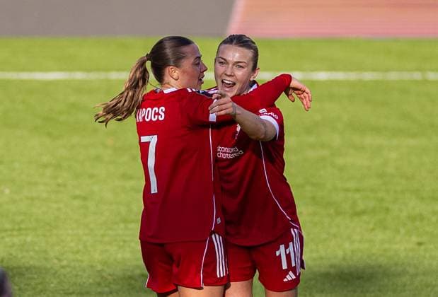 Football - FA Women™s Super League - Liverpool FC Women v Chelsea FC Women ST HELENS, ENGLAND - Sunday, November 16, 2025: Liverpool s Beata Olsson (R) celebrates with team-mate Cornelia Kapocs after scoring the first equalising goal during the FA Women™s Super League match between Liverpool FC Women and Chelsea FC Women at the St Helens Stadium. (Photo by David Rawcliffe Propaganda) ST HELENS St Helens Stadium MERSEYSIDE ENGLAND  Copyright: xPropagandax P2025-11-16-Liverpool_W_Chelsea_W-24
