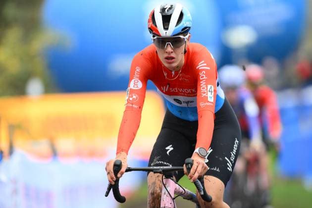 Luxembourgian Marie Schreiber pictured in action during the women elite race of the Flandriencross cyclocross cycling event, stage 3 8 in the X20 Badkamers Trofee competition, Sunday 16 November 2025 in Hamme. DAVIDxPINTENS  x141965680x