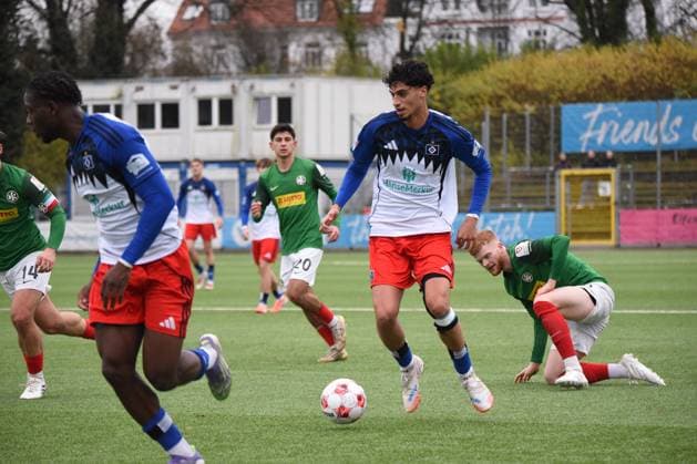 Fußball I Herren I Saison 2025 2026 I Regionalliga Nord I 19. Spieltag I Hamburger SV II U21, U 21 - HSC Hannover I 16.11.2025 Omar Abdel Megeed ( 22, HSV, von 1. Herren) (Nur zur redaktionellen Nutzung.) Hamburg Stadion Hoheluft, Lokstedter Steindamm 87 Hamburg Deutschland Copyright: xLobeca RobertoxSeidelx