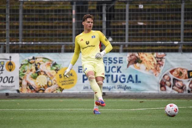 Fußball I Herren I Saison 2025 2026 I Regionalliga Nord I 19. Spieltag I Hamburger SV II U21, U 21 - HSC Hannover I 16.11.2025 Fernando Dickes ( 1, HSV, Torwart, U19-Spieler) (Nur zur redaktionellen Nutzung.) Hamburg Stadion Hoheluft, Lokstedter Steindamm 87 Hamburg Deutschland Copyright: xLobeca RobertoxSeidelx