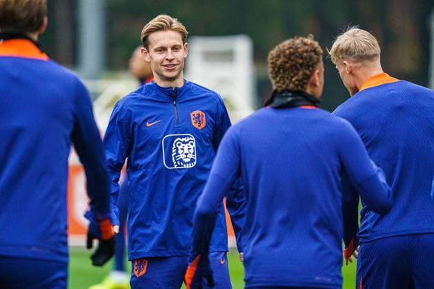 2025-11-16 Training session of the Netherlands national team, Nationalteam ZEIST, NETHERLANDS - NOVEMBER 16: Frenkie de Jong of Netherlands looks on during the Training session of the Netherlands national team at KNVB Campus on November 16, 2025 in Zeist, Netherlands. Zeist KNVB Campus Netherlands Content not available for redistribution in The Netherlands directly or indirectly through any third parties. Copyright: xGabrielxCalvinoxAlonsox
