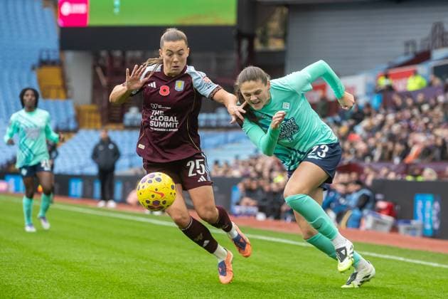 Aston Villa Women v London City Lionnesses Women s Super League 16 11 2025. Aston Villa Women midfielder Miri Taylor (25) battles for possession with London City Lionesses forward Isobel Goodwin (23) during the Women s Super League match between Aston Villa Women and London City Lionnesses at Villa Park, Birmingham, England on 16 November 2025. Editorial use only DataCo restrictions apply See www.football-dataco.com , Copyright: xManjitxNarotrax PSI-23214-0028