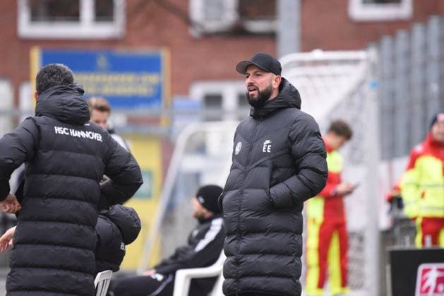 Fußball I Herren I Saison 2025 2026 I Regionalliga Nord I 19. Spieltag I Hamburger SV II U21, U 21 - HSC Hannover I 16.11.2025 Ergün Emeksiz (HSC, Co-Trainer) (Nur zur redaktionellen Nutzung.) Hamburg Stadion Hoheluft, Lokstedter Steindamm 87 Hamburg Deutschland Copyright: xLobeca RobertoxSeidelx
