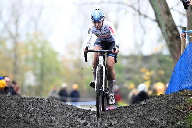 X2O Badkamers Trofee 2025-2026 Hamme HAMME, BELGIUM - NOVEMBER 16 : Van Der Heijden Inge of Crelan - Corendon during the 3rd leg of the Flandriencross X2O Badkamers Trofee 2025-2026 a cyclocross race for Women Elite on November 16, 2025 in Hamme, Belgium, 16 11 2025 ( Hamme Belgium  Copyright: xPeterxDexVoechtx