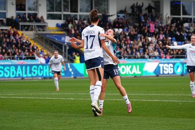 RECORD DATE NOT STATED Marie Steiner (19; TSG Hoffenheim Frauen) jubelt emotional im Vordergrund, während Laura Gloning (20; TSG Hoffenheim Frauen) mit offenen Armen feiert DFB-Pokal der Frauen: TSG Hoffenheim gegen Eintracht Frankfurt, im Dietmar-Hopp Stadion in Hoffenheim. Jubel nach Torerfolg