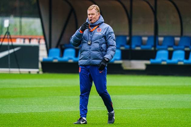 2025-11-16 Training session of the Netherlands national team, Nationalteam ZEIST, NETHERLANDS - NOVEMBER 16: head coach Ronald Koeman of Netherlands blows his whistle during the Training session of the Netherlands national team at KNVB Campus on November 16, 2025 in Zeist, Netherlands. Zeist KNVB Campus Netherlands Content not available for redistribution in The Netherlands directly or indirectly through any third parties. Copyright: xGabrielxCalvinoxAlonsox