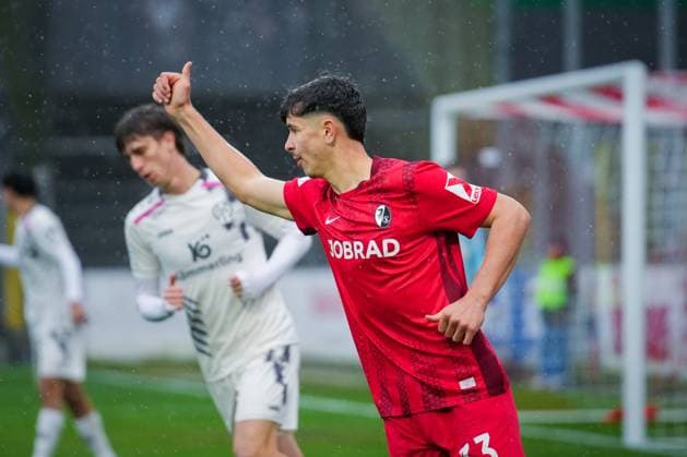 Deutschland, Fußball, Regionalliga Südwest, Saison 2025 2026, 17. Spieltag SC Freiburg II vs. 1 FSV Mainz 05 II Dreisamstadion (Freiburg): Karl Steinmann (SC Freiburg II, 33) Freiburg Dreisamstadion Baden-Württemberg Deutschland Copyright: xFINLEYxMÖRCHx