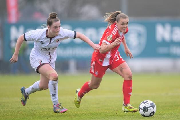 Fußball, DFB Pokal Frauen, 20251116, FC Ingolstadt 04 - FC Bayern München. Im Bild v.l. Lea WOLSKI (Ingolstadt, 5), Georgia STANWAY (Bayern, 31). Ingolstadt ESV Stadion Bayern Deutschland Copyright: Passion2Press MarkusxFischerx