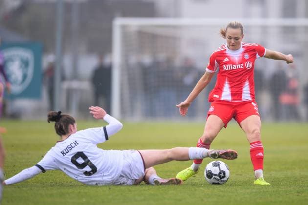 Fußball, DFB Pokal Frauen, 20251116, FC Ingolstadt 04 - FC Bayern München. Im Bild v.l .Emma KUSCH (Ingolstadt, 9), Magdalena ERIKSSON (Bayern, 5). Ingolstadt ESV Stadion Bayern Deutschland Copyright: Passion2Press MarkusxFischerx