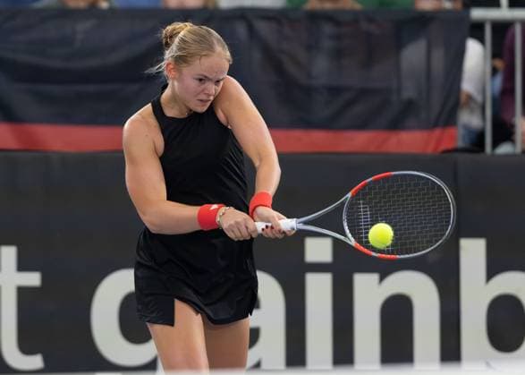 Billie Jean King Cup 2025 Play-Offs, TC Ismaning, Muenchen, Deutschland, Team Belgium, Jeline Vandromme (BEL) Tennis - Billie Jean King Cup 2025 - ITF Billie Jean King Cup - TC Ismaning - Ismaning - Bayern - Deutschland - 16 November 2025. Copyright: xJuergenxHasenkopfx