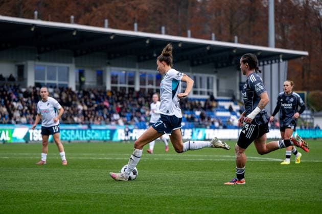 Franziska Harsch (TSG Hoffenheim, 17) trifft das Tor zum 2:1, GER, TSG 1899 Hoffenheim vs Eintracht Frankfurt, Fussball Frauen DFB Pokal, Achtelfinale, Saison 2025 2026, 16.11.2025 DFB regulations prohibit any use of photographs as image sequences and or quasi-video GER, TSG 1899 Hoffenheim vs Eintracht Frankfurt, Fussball Frauen DFB Pokal, Achtelfinale, Saison 2025 2026, 16.11.2025 Hoffenheim Copyright: xEibner-Pressefoto Memmlerx EP_MMR