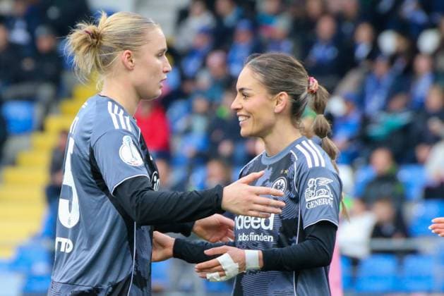 16.11.2025, xgrfx, Fussball DFB Pokal Frauen Achtelfinale , TSG Hoffenheim - Eintracht Frankfurt v.l. Tor, Ereleta Memeti (Eintracht Frankfurt) (DFL DFB REGULATIONS PROHIBIT ANY USE OF PHOTOGRAPHS as IMAGE SEQUENCES and or QUASI-VIDEO) Dietmar-Hopp Stadion
