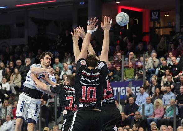 16.11.2025 - Handball - 1. Bundesliga DAIKIN HBL - Saison 2025 2026 - 12. Spieltag: HC Erlangen Metropolregion Nürnberg HCE - TBV Lemgo Lippe - DaMa - xdaxmax - Hendrik Wagner (28, TBV Lemgo )