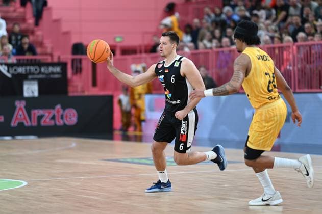 Grant Teichmann (Paderborn Baskets, 06) GER, Tigers Tuebingen vs. Gartenzaun24 Baskets Paderborn, Basketball, Herren, Pro A, 2. Barmer Basketball Bundesliga, Saison 2025 2026, 16.11.2025 GER, Tigers Tuebingen vs. Gartenzaun24 Baskets Paderborn, Basketball, Herren, Pro A, 2. Barmer Basketball Bundesliga, Saison 2025 2026, 16.11.2025 Tuebingen Copyright: xEibner-Pressefoto NicolasxWoernx EP_NWN