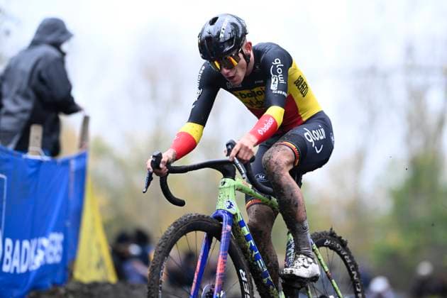 X2O Badkamers Trofee 2025-2026 Hamme HAMME, BELGIUM - NOVEMBER 16 : Nys Thibau of Baloise Glowi Lions during the 3rd leg of the Flandriencross X2O Badkamers Trofee 2025-2026 a cyclocross race for Men Elite on November 16, 2025 in Hamme, Belgium, 16 11 2025 ( Hamme Belgium  Copyright: xPeterxDexVoechtx