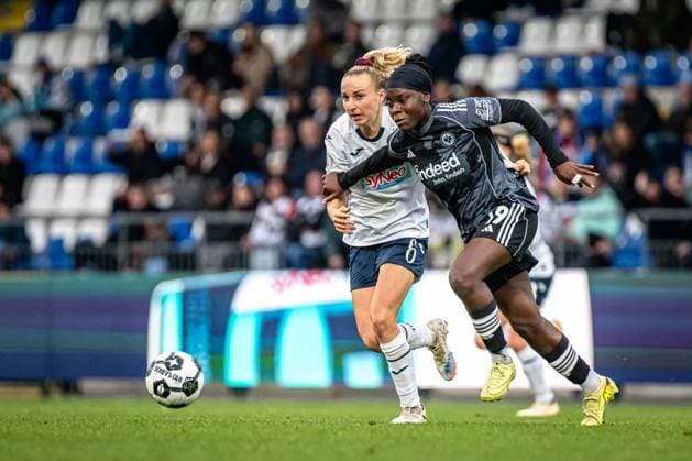 DFB-Pokal Frauen: TSG Hoffenheim - Eintracht Frankfurt; 16.11.2025 Vanessa Diehm (6; TSG Hoffenheim Frauen) und Nicole Anyomi (19; Eintracht Frankfurt) kämpfen um den Ball in einem intensiven Duell DFB-Pokal der Frauen: TSG Hoffenheim gegen Eintracht Frankfurt, im Dietmar-Hopp Stadion in Hoffenheim. Copyright: xBEAUTIFULxSPORTS Gelhardtx