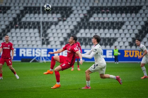 Deutschland, Fußball, Regionalliga Südwest, Saison 2025 2026, 17. Spieltag SC Freiburg II vs. 1 FSV Mainz 05 II Dreisamstadion (Freiburg): Leon Catak (SC Freiburg II, 09) Freiburg Dreisamstadion Baden-Württemberg Deutschland Copyright: xFINLEYxMÖRCHx