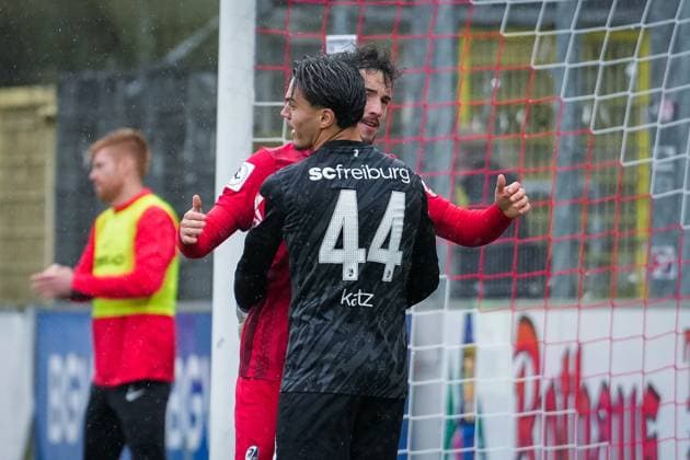 Deutschland, Fußball, Regionalliga Südwest, Saison 2025 2026, 17. Spieltag SC Freiburg II vs. 1 FSV Mainz 05 II Dreisamstadion (Freiburg): David Schopper (SC Freiburg II, 17) Kilian Katz (SC Freiburg II, 44) Freiburg Dreisamstadion Baden-Württemberg Deutschland Copyright: xFINLEYxMÖRCHx