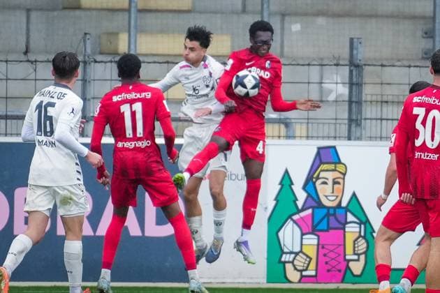 Deutschland, Fußball, Regionalliga Südwest, Saison 2025 2026, 17. Spieltag SC Freiburg II vs. 1 FSV Mainz 05 II Dreisamstadion (Freiburg): Bismark Adomah (SC Freiburg II, 41) Freiburg Dreisamstadion Baden-Württemberg Deutschland Copyright: xFINLEYxMÖRCHx