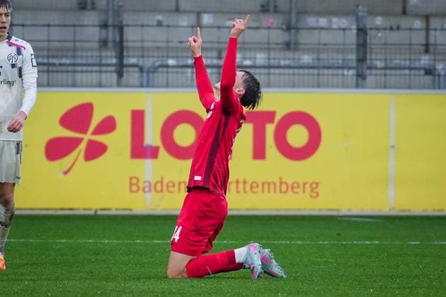 Deutschland, Fußball, Regionalliga Südwest, Saison 2025 2026, 17. Spieltag SC Freiburg II vs. 1 FSV Mainz 05 II Dreisamstadion (Freiburg): Jack James (SC Freiburg II, 14) Tor, Torjubel, Emotionen, Torschuss, Freude, Jubel, Freiburg Dreisamstadion Baden-Württemberg Deutschland Copyright: xFINLEYxMÖRCHx