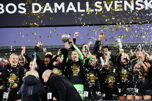 GOTHENBURG, SWEDEN 20251116 Häcken celebrates being Swedish champions after Sunday s women s Swedish football match between BK Häcken FF and Pitea IF DFF at Bravida Arena. GÖTEBORG SWEDEN x9200x