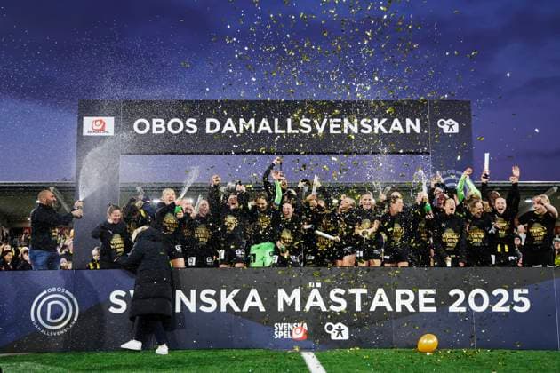 GOTHENBURG, SWEDEN 20251116 Häcken celebrates being Swedish champions after Sunday s women s Swedish football match between BK Häcken FF and Pitea IF DFF at Bravida Arena. GÖTEBORG SWEDEN x9200x