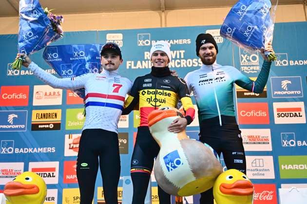 X2O Badkamers Trofee 2025-2026 Hamme HAMME, BELGIUM - NOVEMBER 16 : Mason Cameron of Seven Racing, Nys Thibau of Baloise Glowi Lions and Nieuwenhuis Joris of Ridley Racing Team pictured during the podium ceremony of the 3rd leg of the Flandriencross X2O Badkamers Trofee 2025-2026 a cyclocross race for Men Elite on November 16, 2025 in Hamme, Belgium, 16 11 2025 ( Hamme Belgium  Copyright: xPeterxDexVoechtx