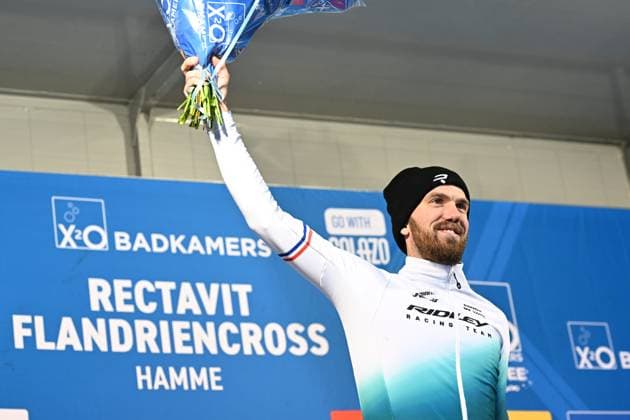 Dutch Joris Nieuwenhuis pictured on the podium after the men elite race of the Flandriencross cyclocross cycling event, stage 3 8 in the X20 Badkamers Trofee competition, Sunday 16 November 2025 in Hamme. DAVIDxPINTENS  x141989689x