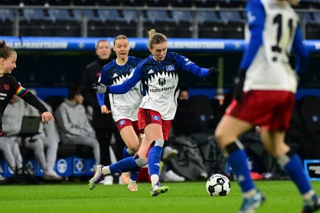 Fußball I Frauen I Saison 2025-2026 I DFB-Pokal I Achtelfinale I Hamburger SV - Bayer 04 Leverkusen I 16.11.2025 Annalena Carolina Wucher (15, Hamburger SV) Hamburg Volksparkstadion Hamburg Deutschland Copyright: xLobeca FelixxSchlikisx