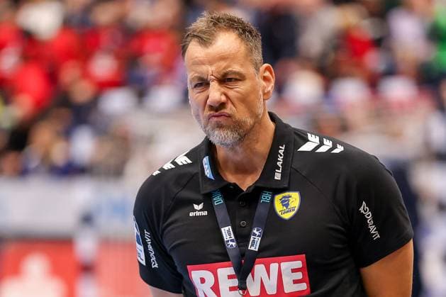 16.11.2025, Handball, HBL, Bergischer HC - Rhein-Neckar Löwen, Mitsubishi Electric HALLE Düsseldorf: Cheftrainer Maik Machulla (Rhein-Neckar Löwen hc) zieht eine Mine reagiert am Spielfeldrand Nordrhein-Westfalen Deutschland