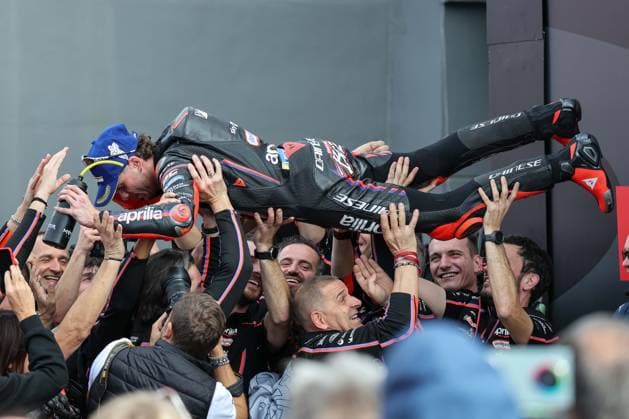 Foto IPP Enrico Schiavi Valencia - Cheste 16-11-2025 MotoGP Gran Premio Motociclismo della Comunità Valenciana 2025 Gara nella foto: Marco Bezzecchi - Aprilia Racing Valencia italy SPAGNA ITALY  Copyright: xR4924_italyphotopressx