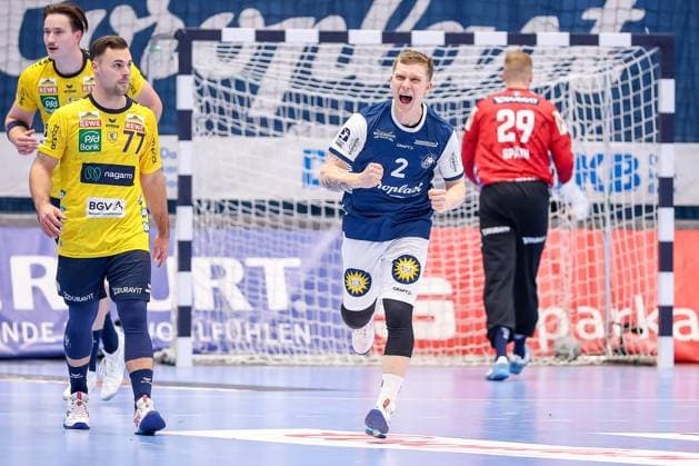 16.11.2025, Handball, HBL, Bergischer HC - Rhein-Neckar Löwen, Mitsubishi Electric HALLE Düsseldorf: Noah Beyer (BHC 02) jubelnd nach verwandeltem Siebenmeter Nordrhein-Westfalen Deutschland