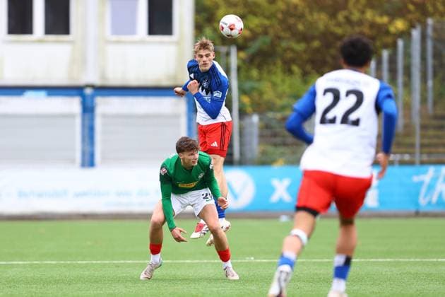 25 Jeremy Gandert (Hamburger SV U21, U 21 , 29 Finn Kiszka (HSC Hannover) Fußball I Herren I Regionalliga Nord I Saison 2025-2026 I 19. Spieltag I Hamburger SV U21 - HSC Hannover I 16.11.2025 I Stadion Hoheluft