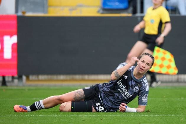 Sinsheim, Deutschland 16. November 2025: DFB Pokal Frauen - 1 8 Finale - 2025 2026 - TSG 1899 Hoffenheim vs. Eintracht Frankfurt Im Bild: Torschützin Geraldine Reuteler (SGE) macht das Tor zum 5:3 für Eintracht Frankfurt und jubelt DFB regulations prohibit any use of photographs as image sequences and or quasi-video. Dietmar-Hopp-Stadion Baden Württemberg Copyright: xFotostandx xFantinix
