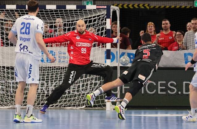 16.11.2025 - Handball - 1. Bundesliga DAIKIN HBL - Saison 2025 2026 - 12. Spieltag: HC Erlangen Metropolregion Nürnberg HCE - TBV Lemgo Lippe - DaMa - xdaxmax - Urh Kastelic (99, TBV Lemgo ) Milos Kos (5, HC Erlangen HCE )