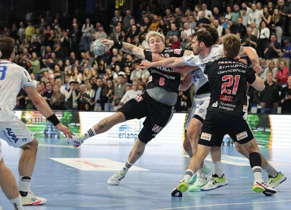 16.11.2025 - Handball - 1. Bundesliga DAIKIN HBL - Saison 2025 2026 - 12. Spieltag: HC Erlangen Metropolregion Nürnberg HCE - TBV Lemgo Lippe - DaMa - xdaxmax - Marek Nissen (6, HC Erlangen HCE )