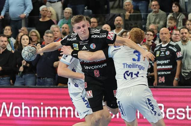 16.11.2025 - Handball - 1. Bundesliga DAIKIN HBL - Saison 2025 2026 - 12. Spieltag: HC Erlangen Metropolregion Nürnberg HCE - TBV Lemgo Lippe - DaMa - xdaxmax - Sander Andreassen Overjordet ( 8, HC Erlangen HCE ) Nicolai Theilinger (3, TBV Lemgo )