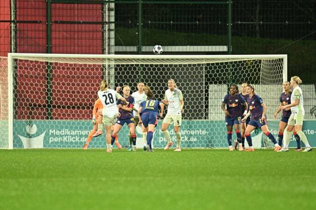 Fußball I Frauen I Saison 2025-2026 I DFB-Pokal I RB Leipzig - SV Werder Bremen I 16.11.2025 Torschuss Juliane Wirtz (28, SV Werder Bremen) Leipzig RB Trainingszentrum, Cottaweg 7 Sachsen Deutschland Copyright: xLobeca InesxHähnelx