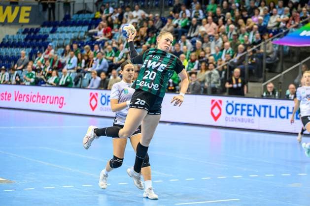 Handball Frauen EHF European League Women Qualifikationsrunde 3 Saison 2025 2026 HC Dalmatinka Ploce vs. VfL Oldenburg 16.11.2025 Ariane Pfundstein (20, VfL Oldenburg) im Sprung, Wurf