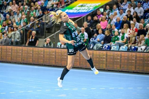 Handball Frauen EHF European League Women Qualifikationsrunde 3 Saison 2025 2026 HC Dalmatinka Ploce vs. VfL Oldenburg 16.11.2025 Jenny Behrend (30, VfL Oldenburg) im Sprung, Wurf