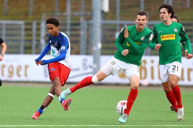 21 Arnaud Astel Riedel (Hamburger SV U21, U 21 Fußball I Herren I Regionalliga Nord I Saison 2025-2026 I 19. Spieltag I Hamburger SV U21 - HSC Hannover I 16.11.2025 I Stadion Hoheluft