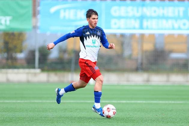 2 Dorian Migalic (Hamburger SV U21, U 21 Fußball I Herren I Regionalliga Nord I Saison 2025-2026 I 19. Spieltag I Hamburger SV U21 - HSC Hannover I 16.11.2025 I Stadion Hoheluft