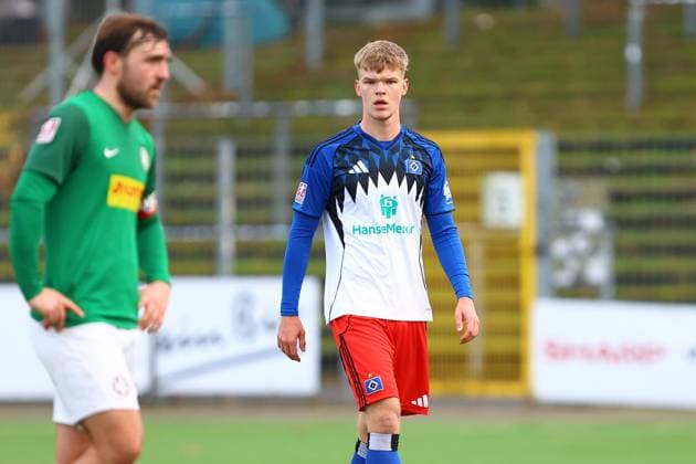 16 Endrik Jaschan (Hamburger SV U21, U 21 Fußball I Herren I Regionalliga Nord I Saison 2025-2026 I 19. Spieltag I Hamburger SV U21 - HSC Hannover I 16.11.2025 I Stadion Hoheluft