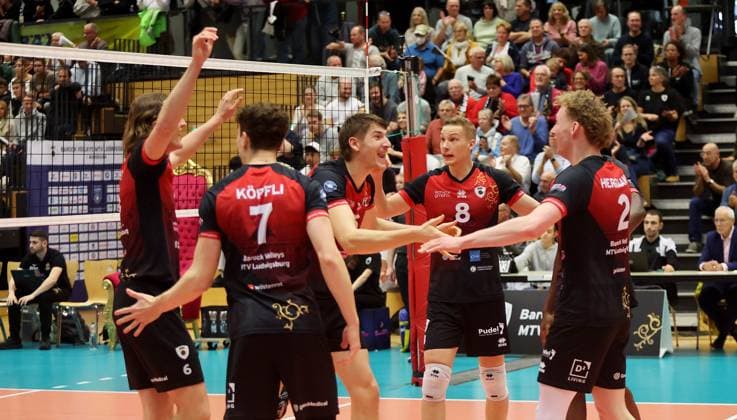 Ludwigsburg , Volleyball Bundesliga , Barock Volleys MTV Ludwigsburg vs. cerebricks VOLLEY GOATS Mitteldeutschland , Jubel Ludwigsburg , mitte: Jan Huber