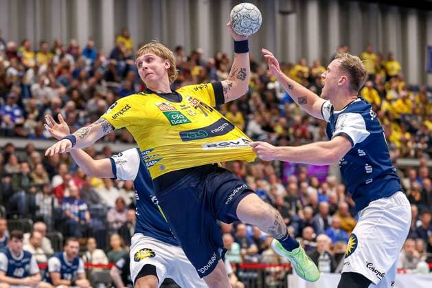 16.11.2025, Handball, HBL, Bergischer HC - Rhein-Neckar Löwen, Mitsubishi Electric HALLE Düsseldorf: Edwin Aspenback (Rhein-Neckar Löwen 78) wirft den Ball auf das Tor Nordrhein-Westfalen Deutschland