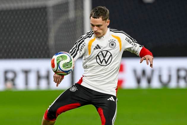 Florian Wirtz (Deutschland 17) Aktion . Einzelbild . Freisteller . 16.11.2025 Fussball WM Qualifikation Training Deutschland vs Slowakei, Red Bull Arena, Leipzig,